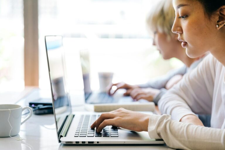 Building a Loyal Blog Audience: Strategies for Engagement and Growth
